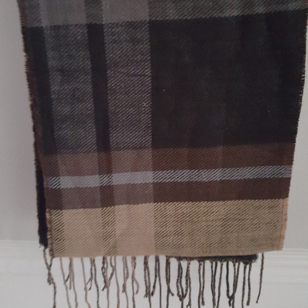 DOCKERS  scarf NWOT